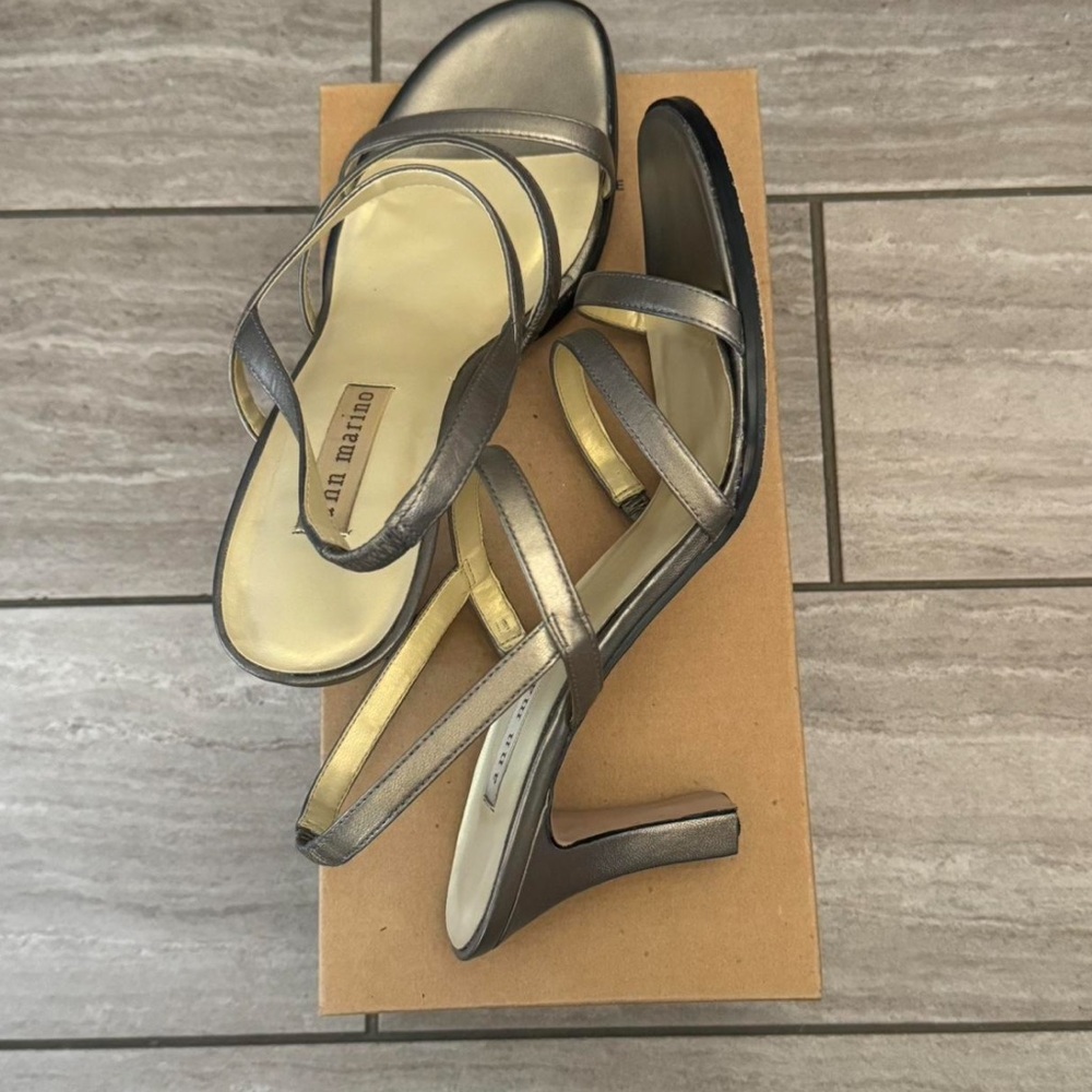 Ann Marino Silver Leather Heels